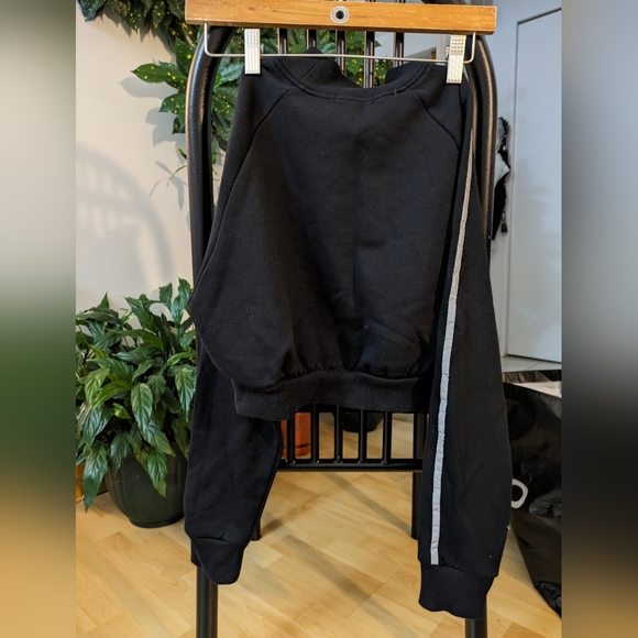 Forever 21 NASA crop crew sweater - Picture 3 of 4